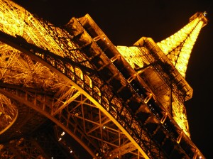 la tour eiffel vue de nuit